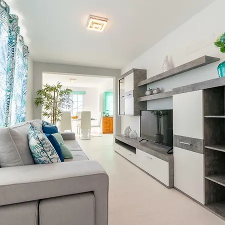 Casa Campos , Modern Two Bedroom House In Loreto