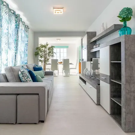 Casa Campos , Modern Two Bedroom House In Loreto