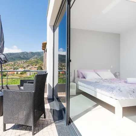 Casa Campos , Modern Two Bedroom House In Loreto * Achada de Cima