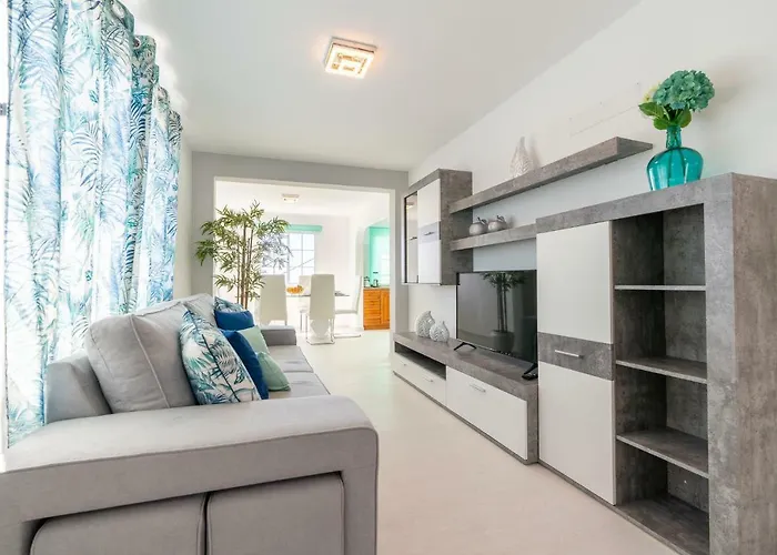 Casa Campos , Modern Two Bedroom House In Loreto